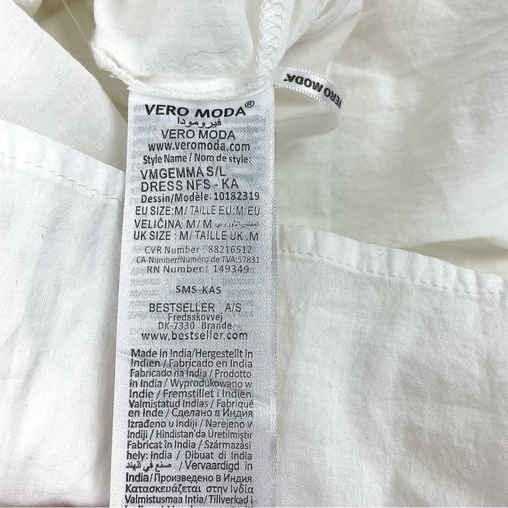 NWT Vero Moda Tiered Ruffle Dress in Snow White Size Medium - Picture 8 of 9